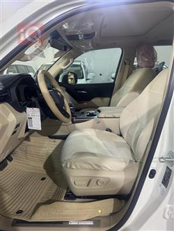 تۆیۆتا لاند کروزەر